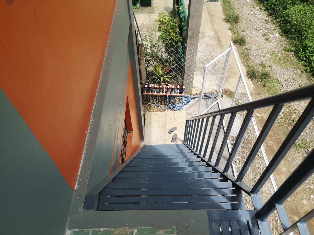 Estrelle Orange House - Backpackers Hub Διαμέρισμα Puerto Princesa Εξωτερικό φωτογραφία