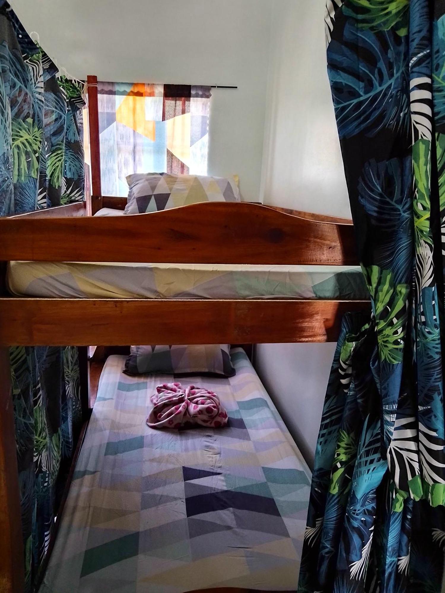 Estrelle Orange House - Backpackers Hub Διαμέρισμα Puerto Princesa Εξωτερικό φωτογραφία