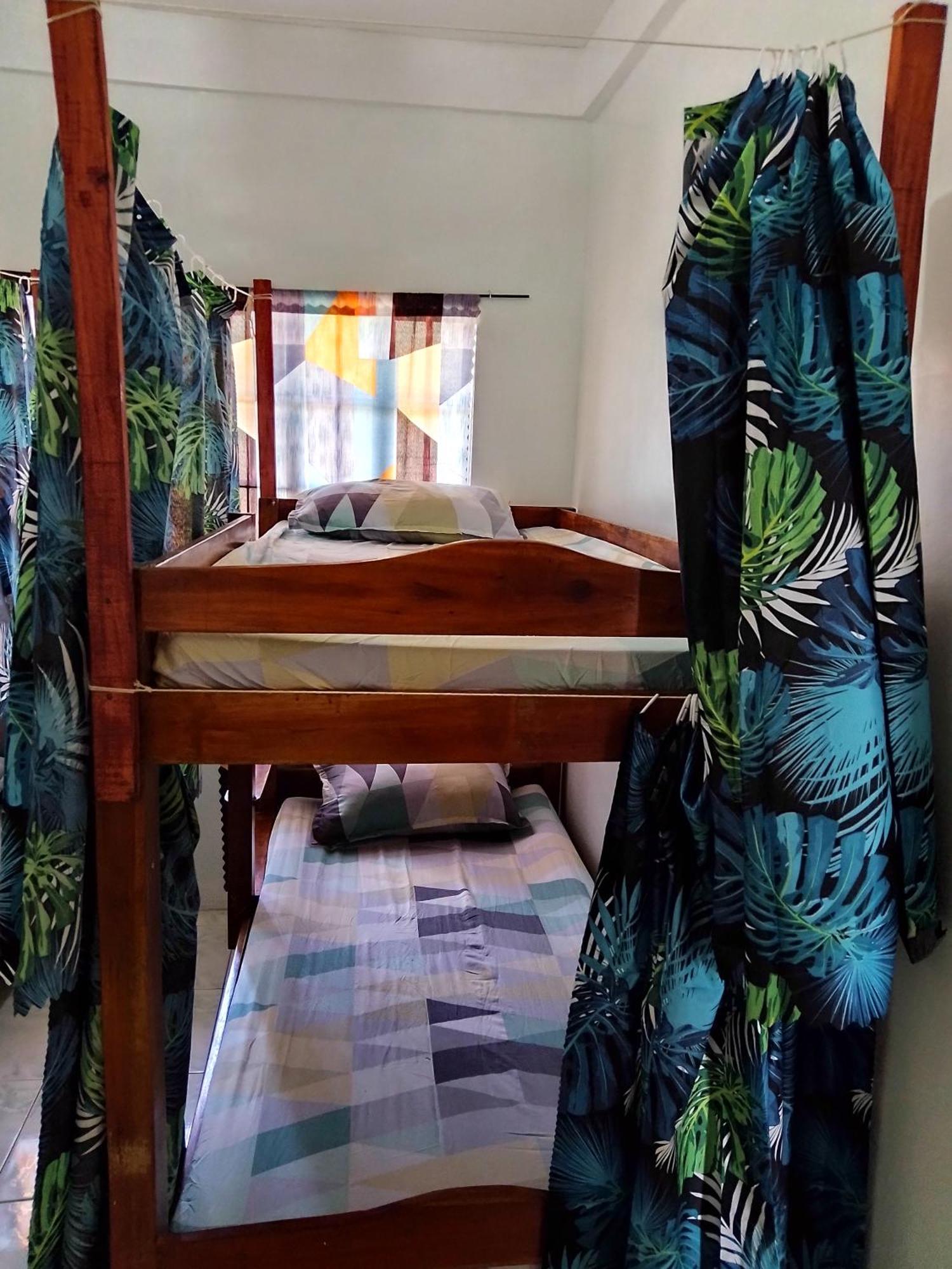 Estrelle Orange House - Backpackers Hub Διαμέρισμα Puerto Princesa Εξωτερικό φωτογραφία